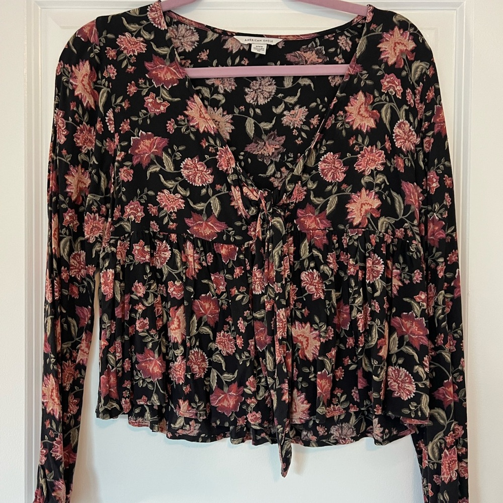 American Eagle long sleeve floral tie top Size M